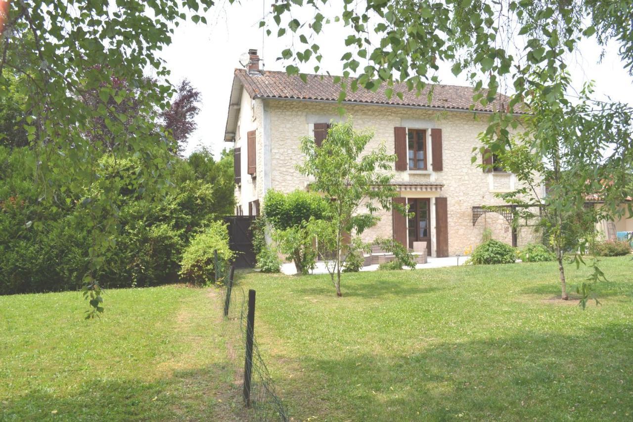 Les Bruyeres B&B Montbron Exterior foto